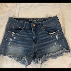 American eagle super stretch distressed shorts size 12